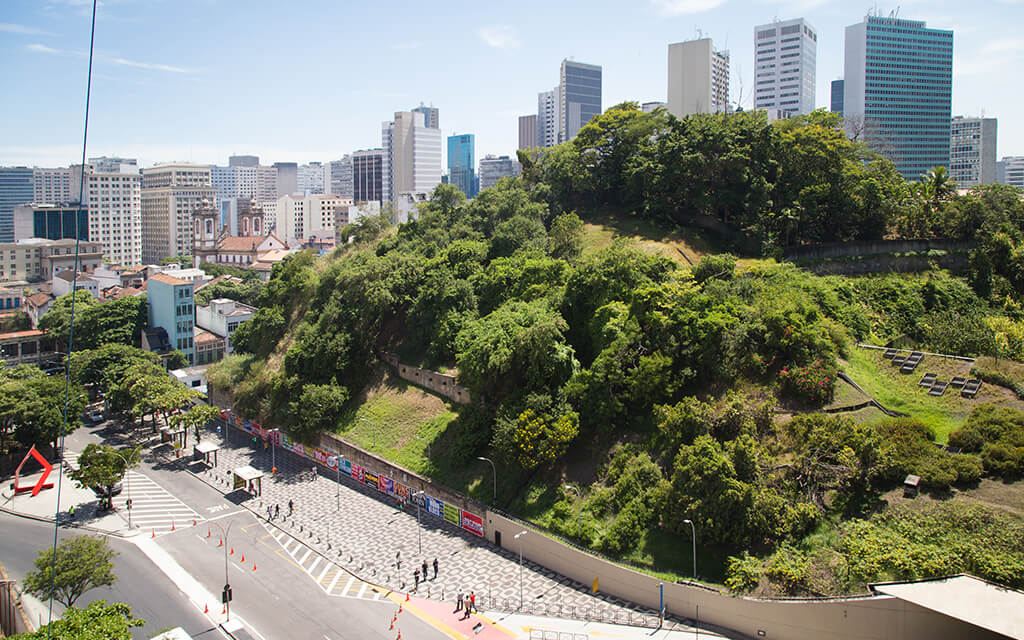 Visão do morro do projeto do BNDES - Navegar é preciso. Projetar não é preciso.