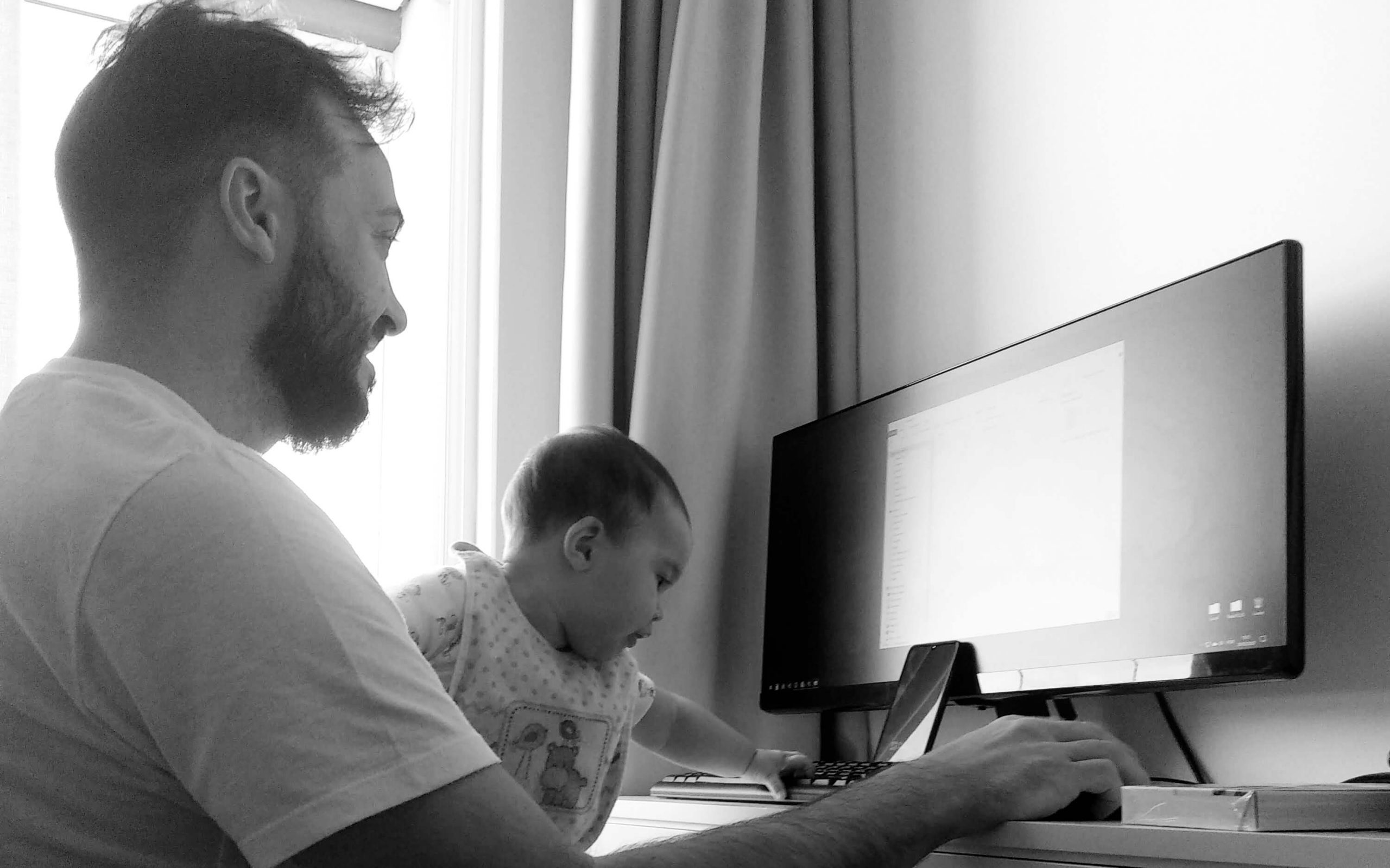 Pai e filha em Pandemia: arte de projetar em home office